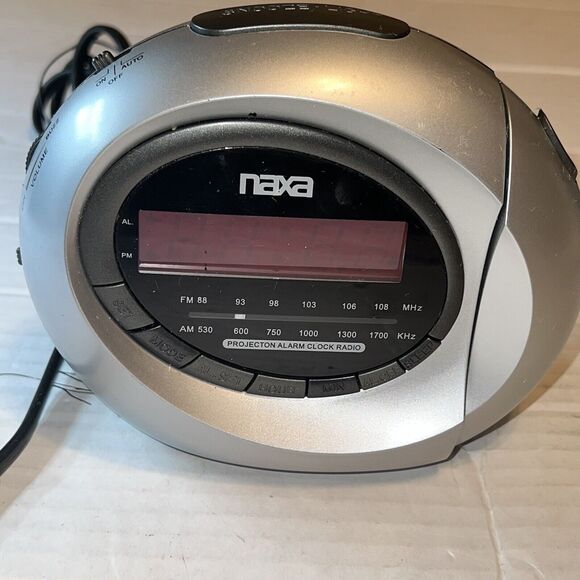 Naxa NRC-162 Projection AM/FM Radio Dual Alarm Clock - Picture 2 of 8